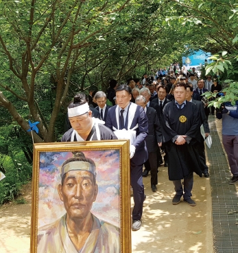 환국(還國) 동학농민군 지도자 안장식 ‘고이 잠드소서! 세기(世紀)를 밝힌 넋이여, 꽃넋이여’ 섬네일 파일